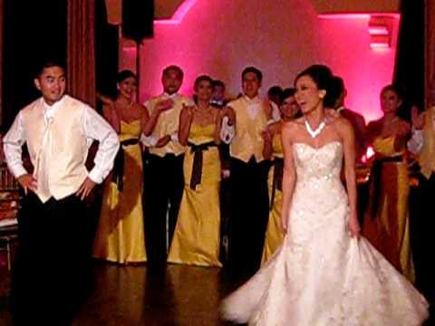 Grease Themed Wedding Ideas Newlyweds Turn Boring First Dance Into Grease Themed Masterpiece